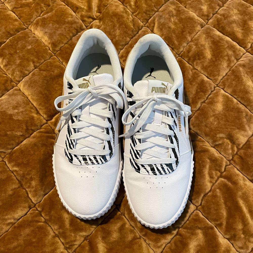 Women’s puma sneaker size 9